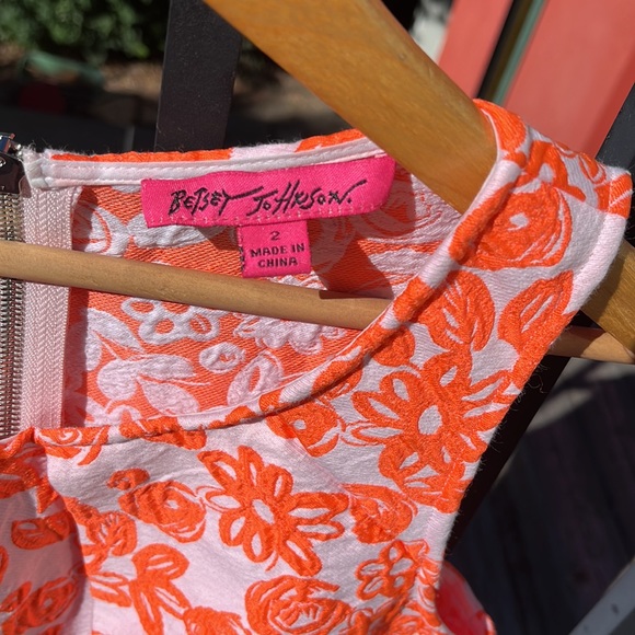 Betsey Johnson White & Orange Floral Sleeveless dress - Picture 4 of 7